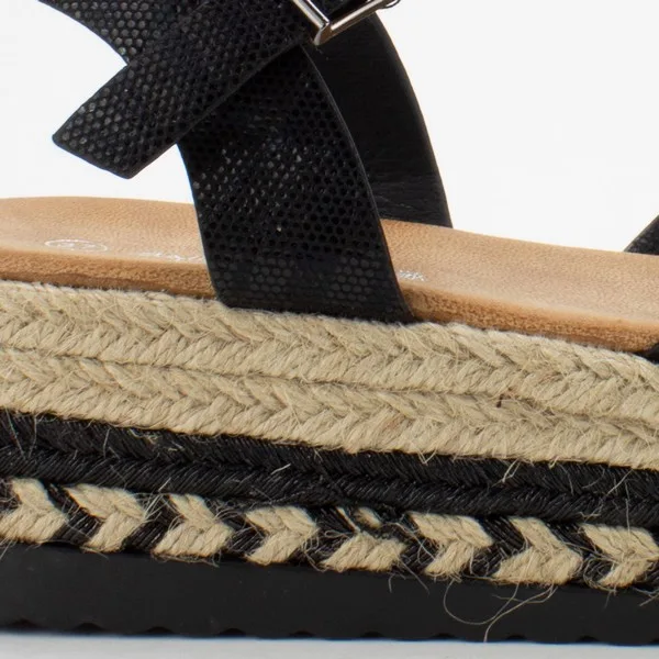 titulo del producto Sandalia Agua de Coco Megan Negra