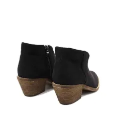 titulo del producto Botín Agua de Coco Negro