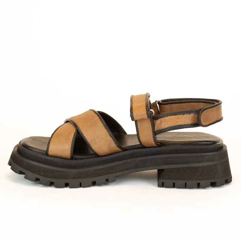 titulo del producto Sandalia Agua de Coco Cuero Liz