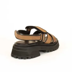 titulo del producto Sandalia Agua de Coco Cuero Liz