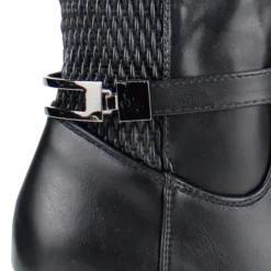 titulo del producto Bota Agua de Coco Hebilla Negra