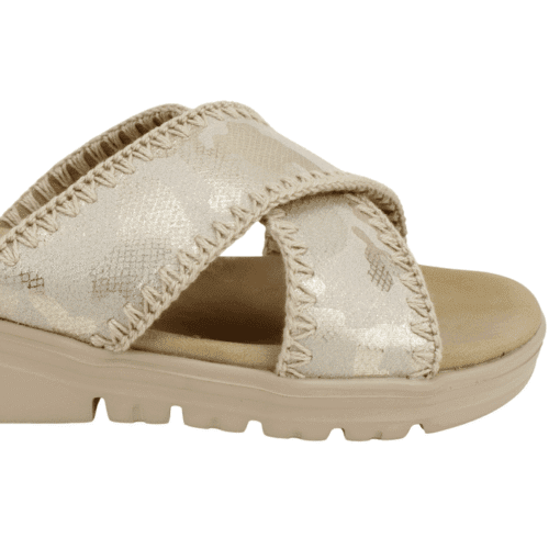 Sandalia New Walk Slip on Dorada - Imagen 4